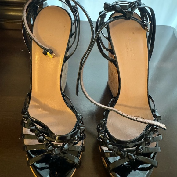 Authentic Gucci Sz. 35. Wedges - Picture 5 of 8